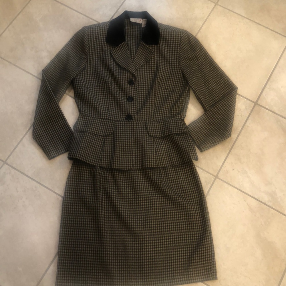 Super Cute Skirt/Blazer Set